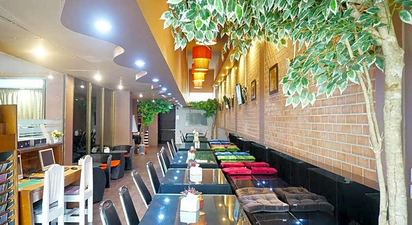 Bangkok Travel Suites Hotel