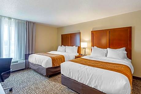 Queen Suite with Two Queen Beds - Non-Smoking