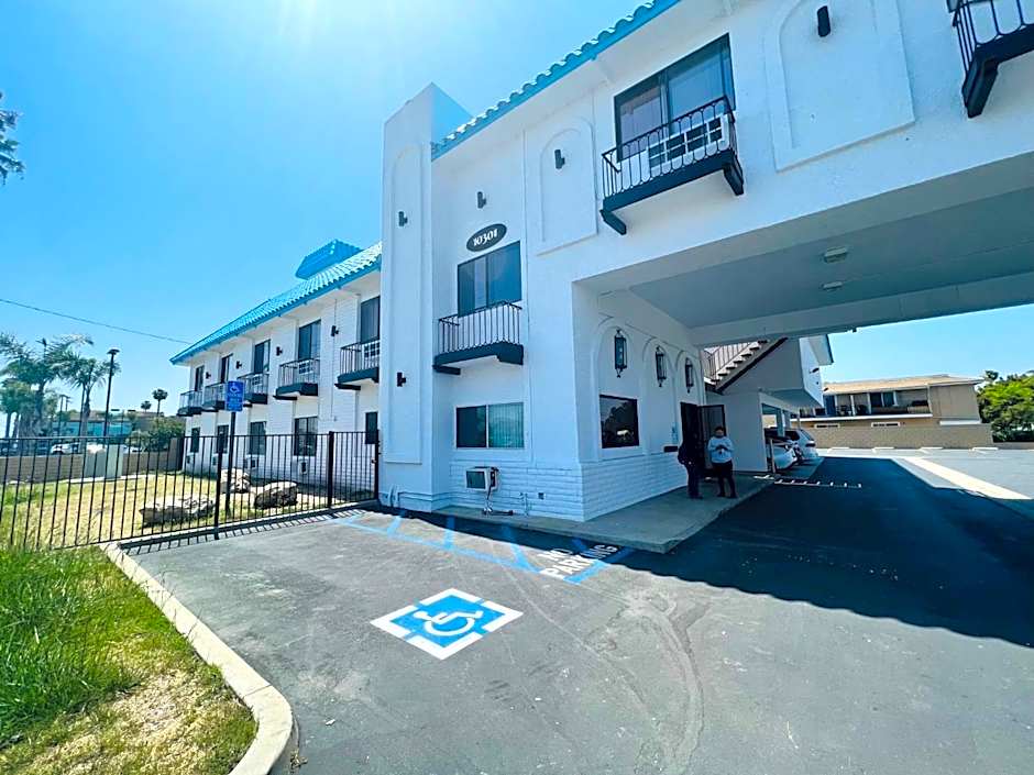 Casa Playa Inn & Suites Stanton Anaheim Area