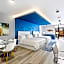 Global Luxury Suites at The Arches