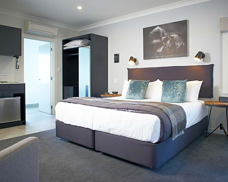 Photo 1 of 4 of Studio 1 King Bed
