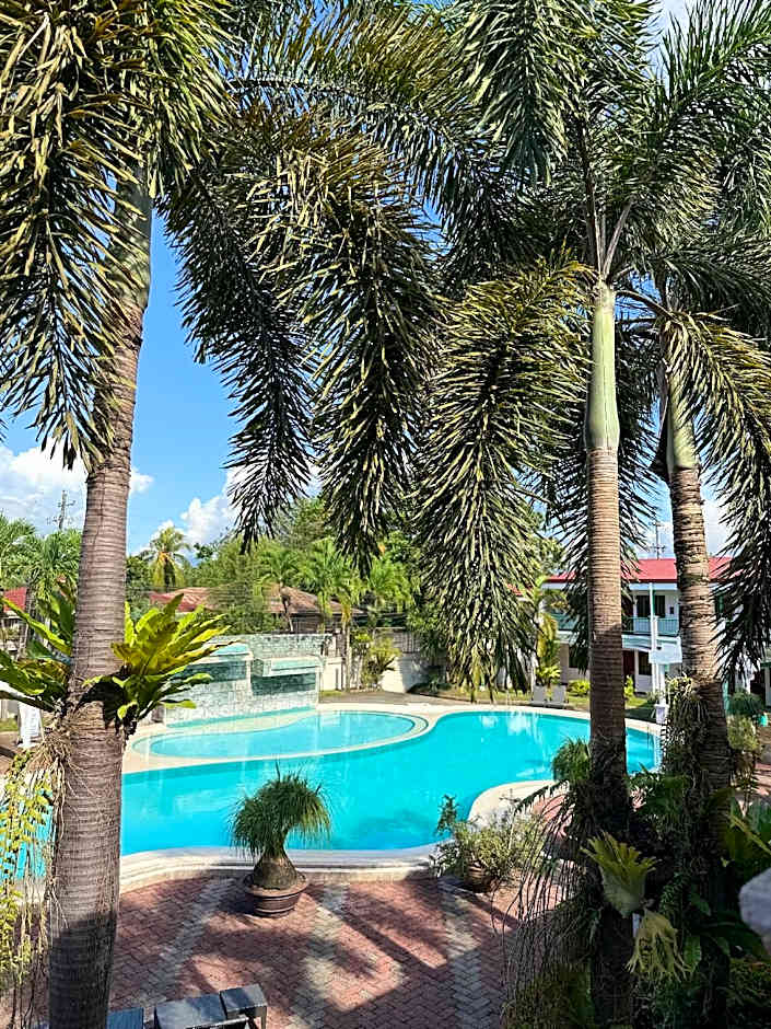 Dotties Place Hotel and Restaurant