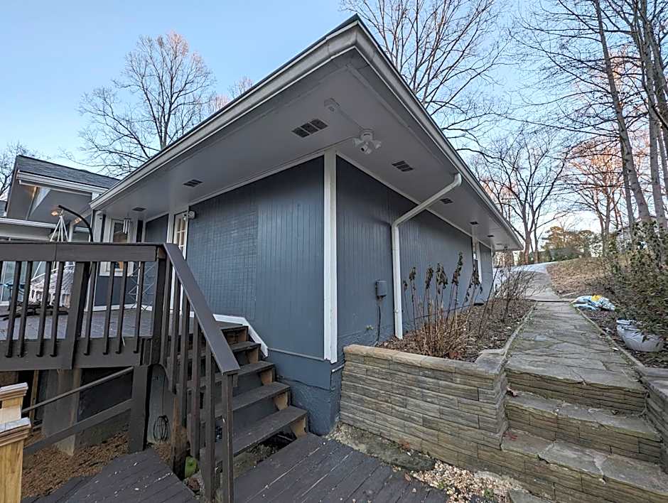Modern Luxe Family & Groups Friendly Bungalow with Patio & Workspace