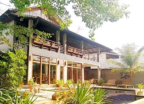 Ping Pool Villa 2