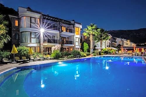 Golden Life Heights Deluxe Suite Hotel - Adult Only