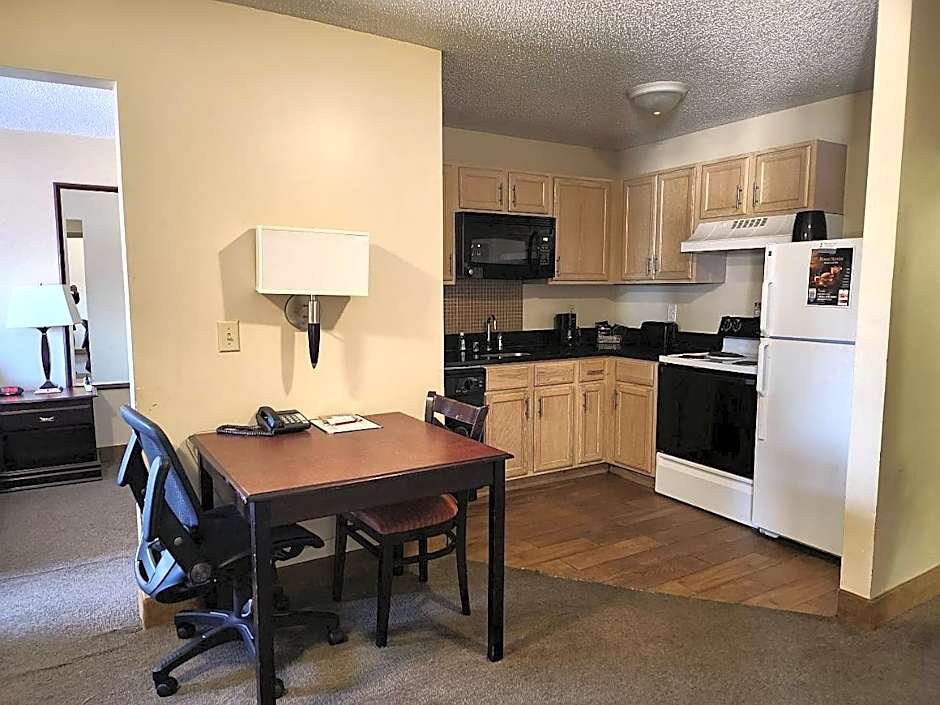 Ashley Quarters Hotel Airport-Cincinnati