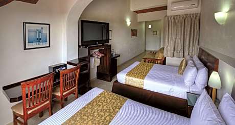 Suite with Two Double Beds - Non-Smoking