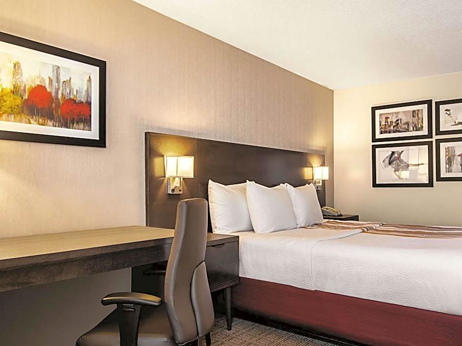 La Quinta Inn & Suites by Wyndham Vancouver Airport
