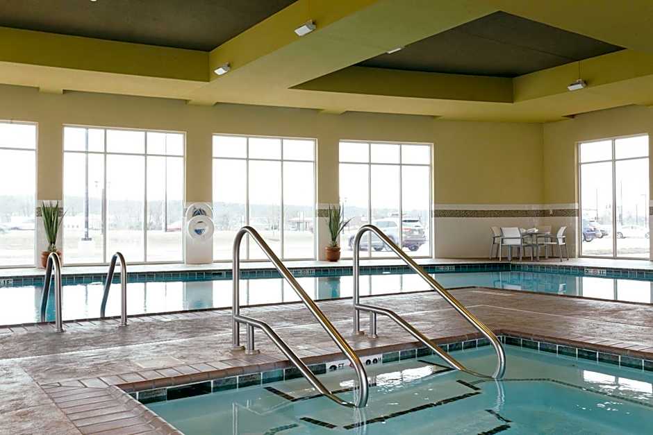 Holiday Inn and Suites East Peoria By IHG