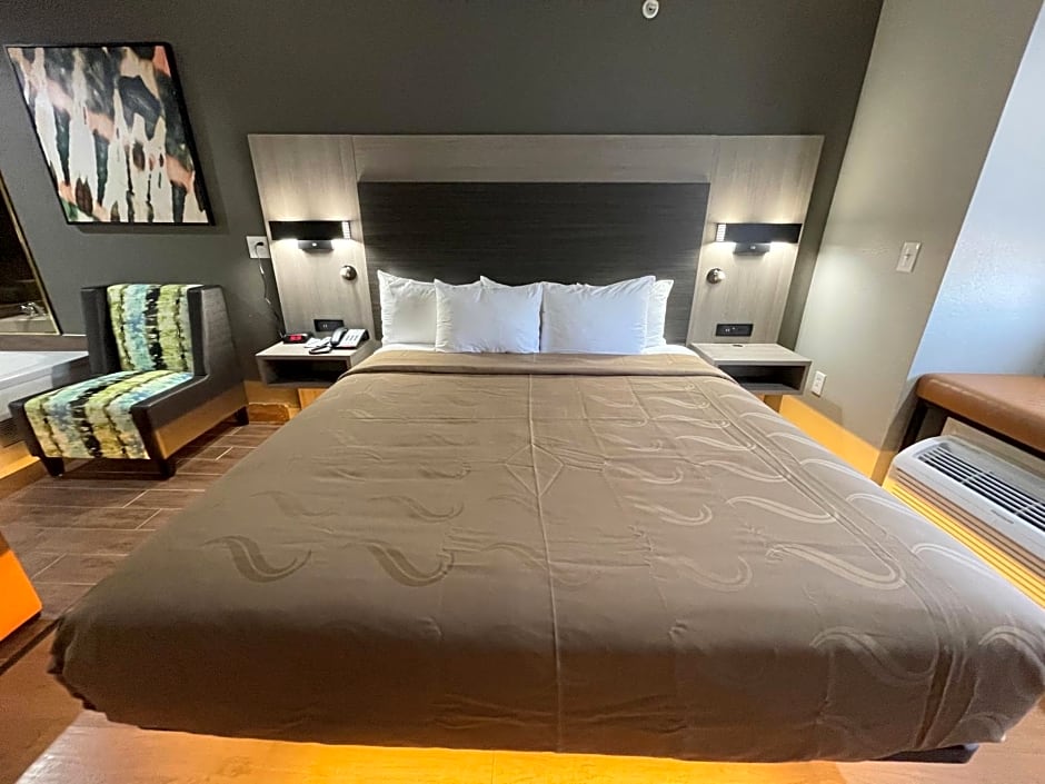 Quality Inn & Suites North Mesquite I-30