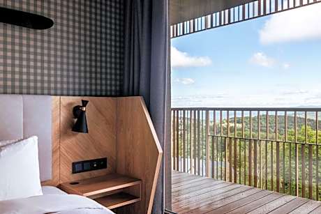 Suite with Mountain View