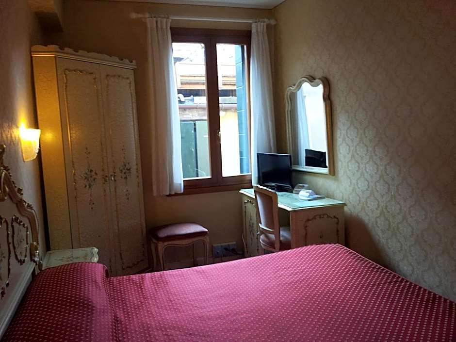 Hotel Diana