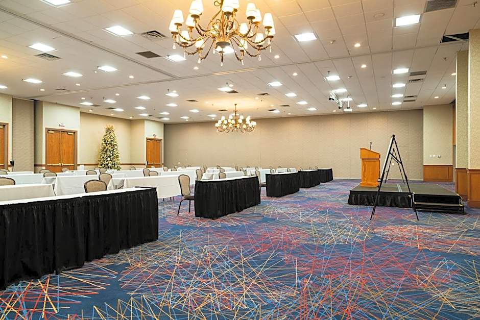 MCM Eleganté Hotel & Conference Center