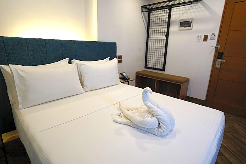 Lighthouse Point Hotel