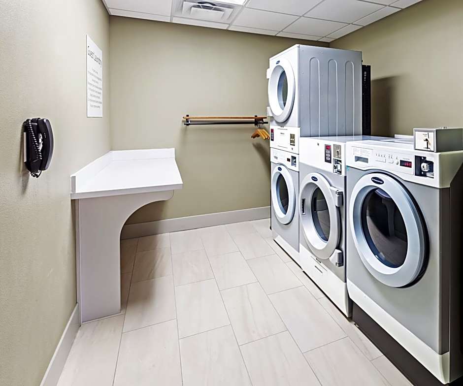 Holiday Inn Express and Suites Chanute By IHG