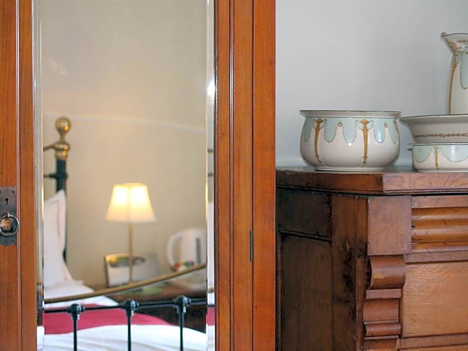 Ashbury Bed & Breakfast