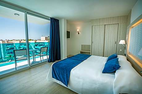 Junior Suite 3 Adults + 1 Child