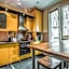 Central 4 Bedroom 154m2 Apartment with terrace