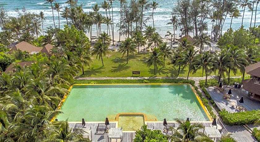 High Season Pool Villa & Spa