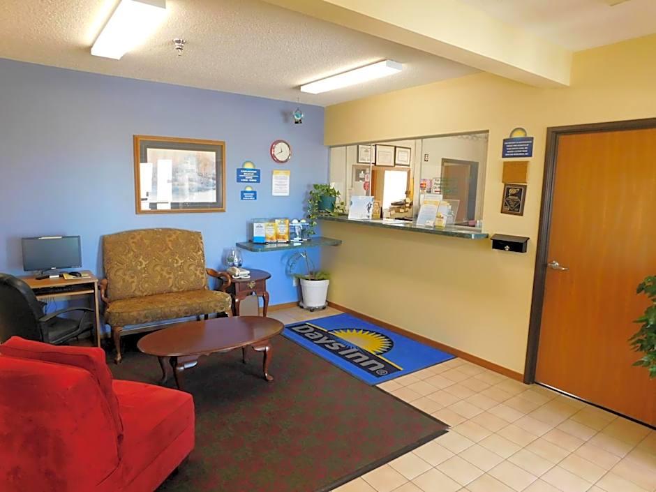 Days Inn by Wyndham Lexington NE