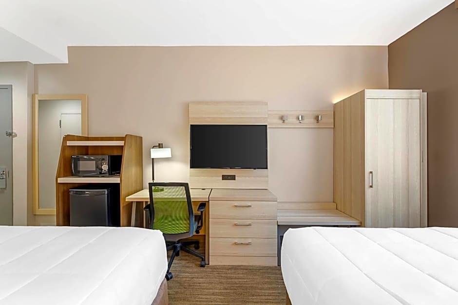 Country Inn & Suites By Radisson Staten Island NY