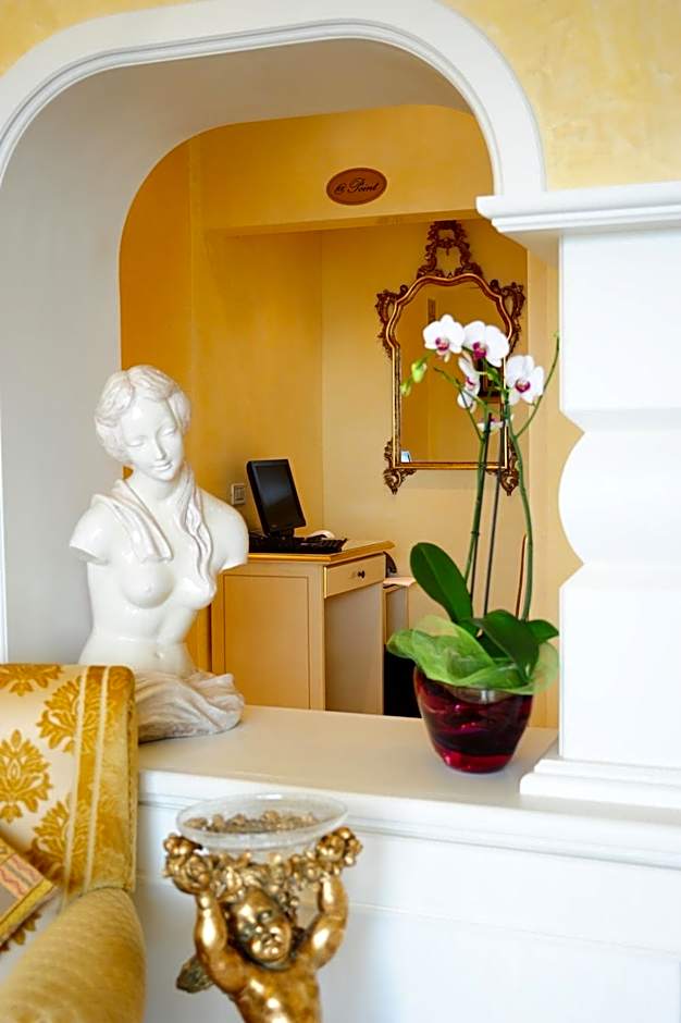 Viktoria Palace Hotel