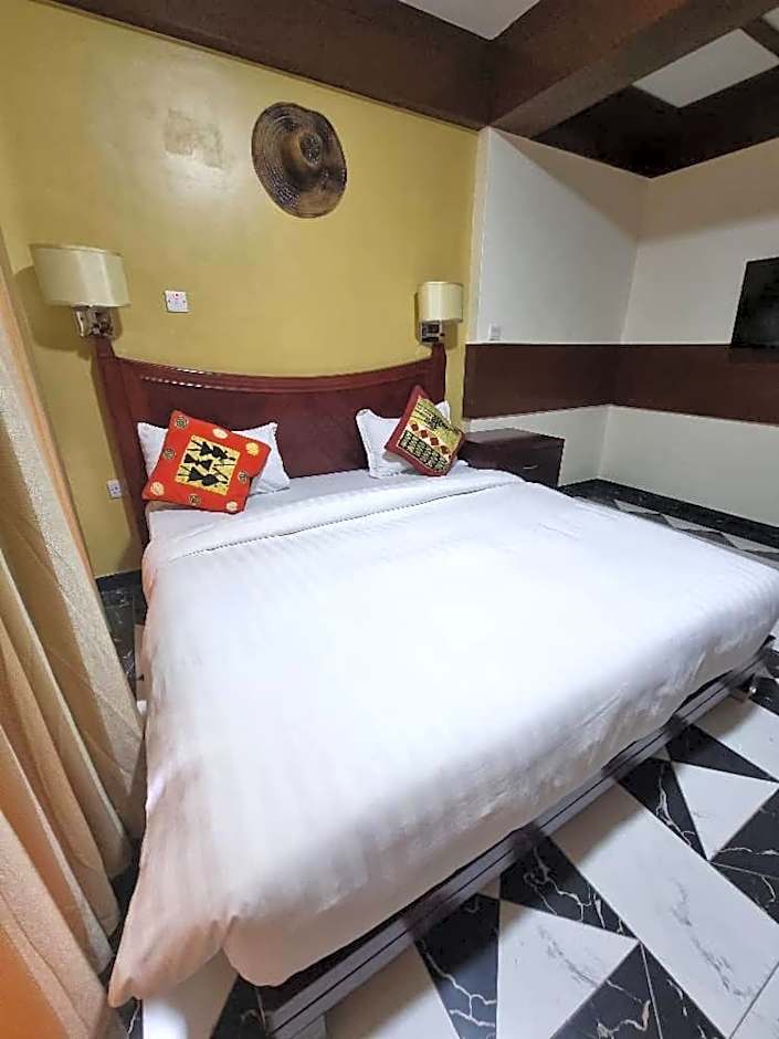 Peacock Hotel