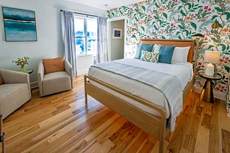 Spa Queen Partial Waterview