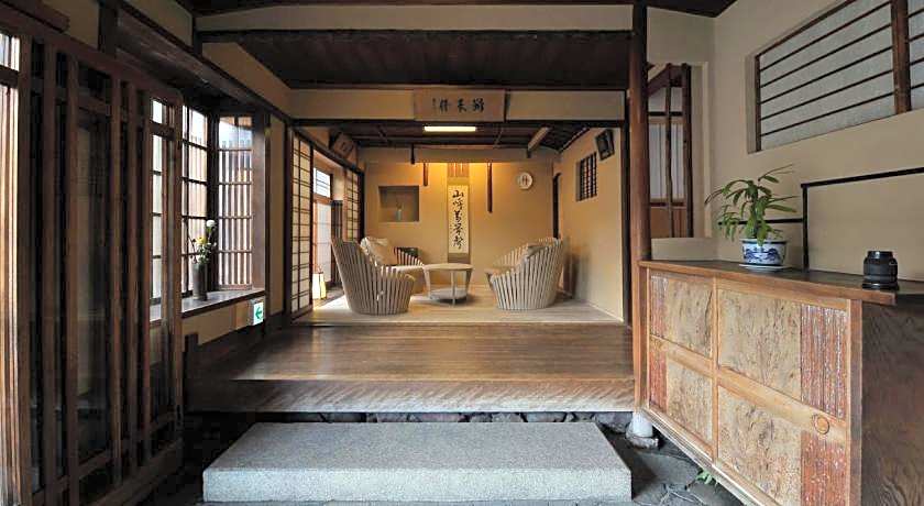 Traditional Kyoto Inn serving Kyoto cuisine IZUYASU