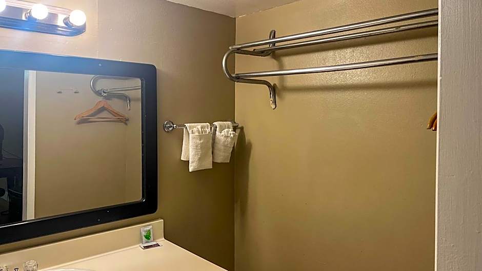 Motel 6 Victorville Green Tree Bvld