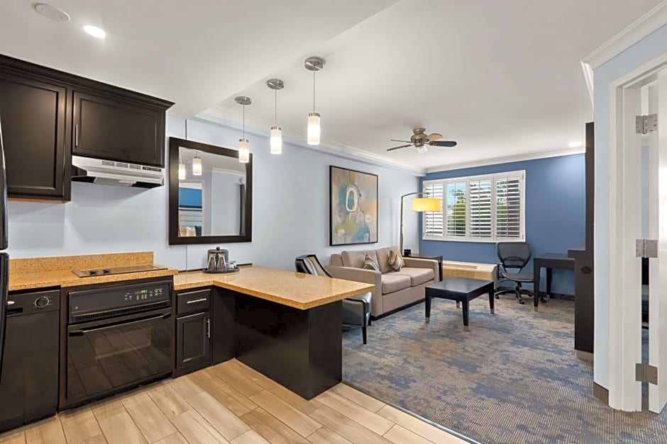 Best Western Plus Manhattan Beach Hotel