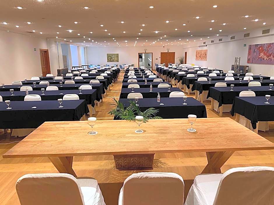 Leptos Panorama Hotel