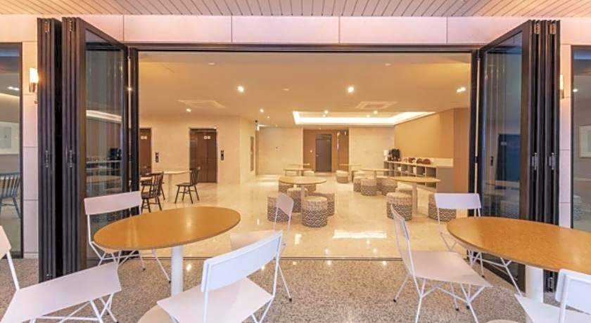 Brown-Dot Hotel Deokcheon