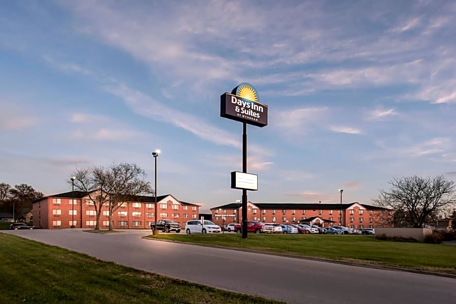 Days Inn & Suites by Wyndham Des Moines Airport