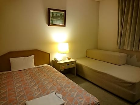 Single Room - Non-Smoking