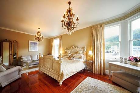 Luxury Suite