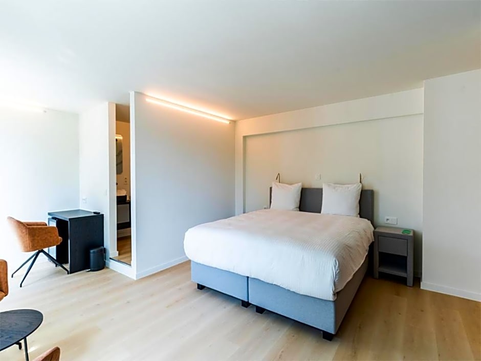 Lace Hotel
