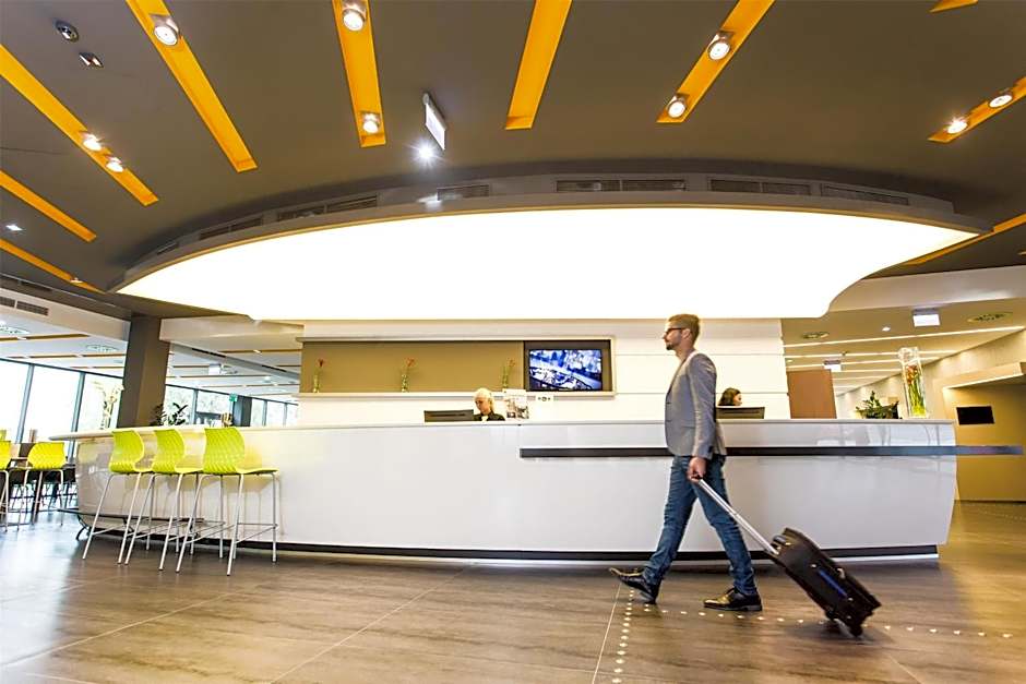 Best Western Plus Lakeside Hotel