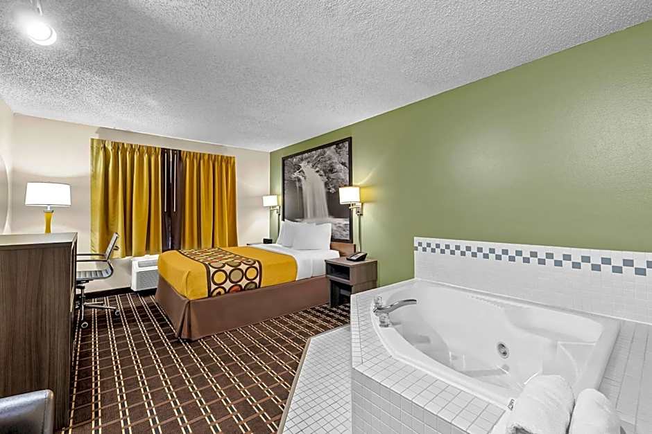 Super 8 by Wyndham Watertown WI
