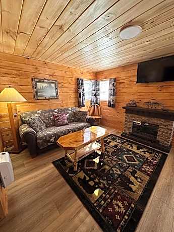 Rowe's Adirondack Cabins of Schroon Lake