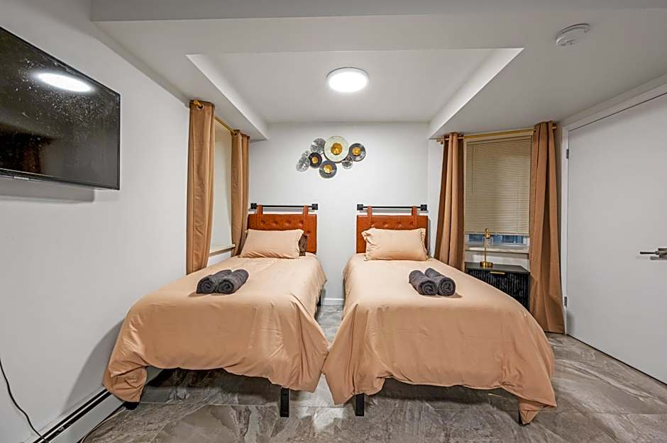 Upper East Side Luxury 3BR 2B 1700 square feet