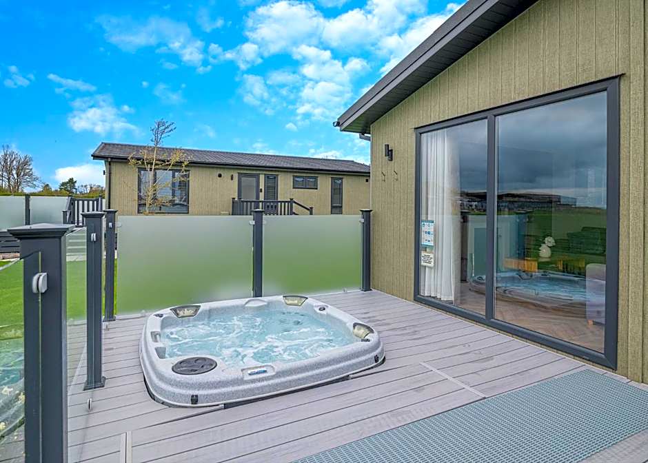 Midsomer Lodges