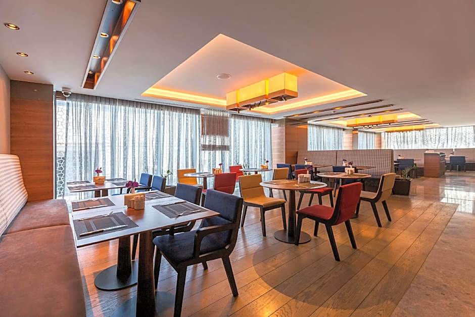 Golden Tulip Istanbul Bayrampasa