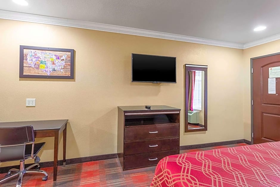 Econo Lodge Inn & Suites Escondido