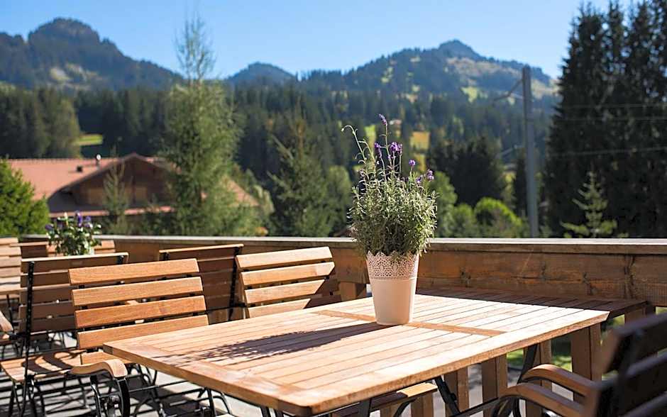 Garni Hotel des Alpes by Bruno Kernen