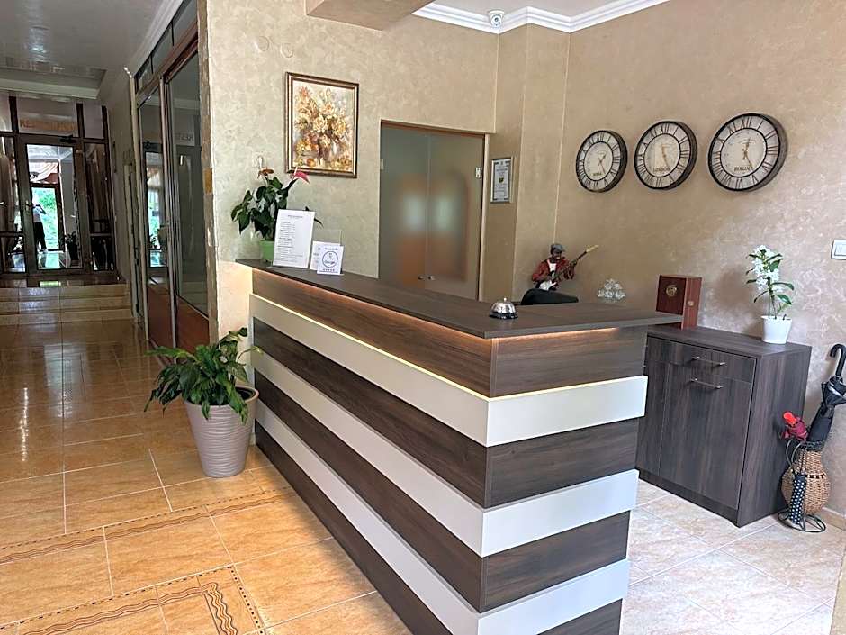 Oleander House and Tennis Club