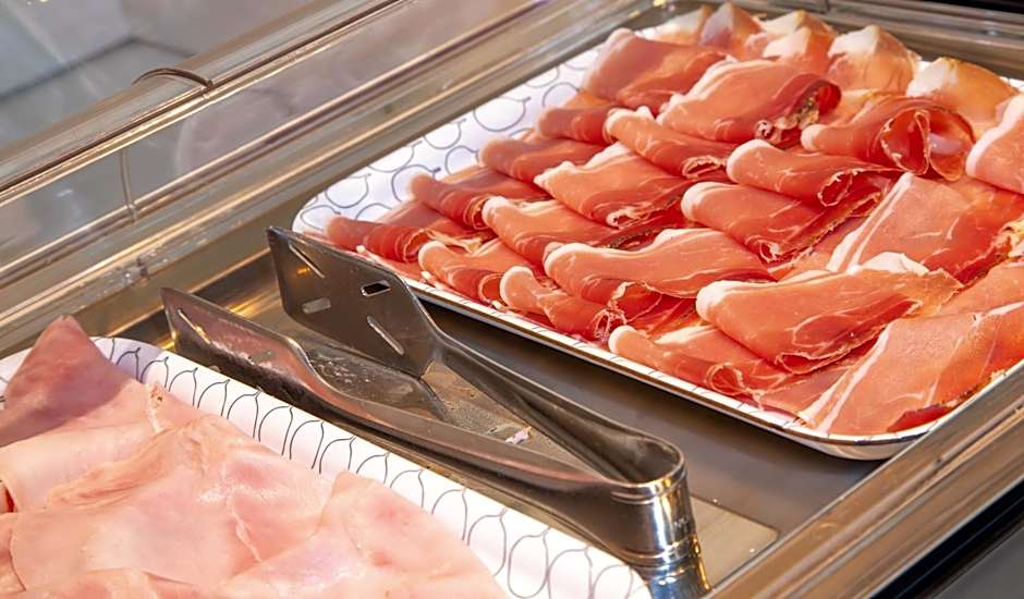 Regina Urban Beach Hotel