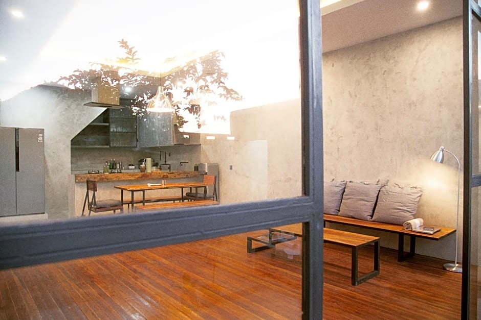 Flores Passport House