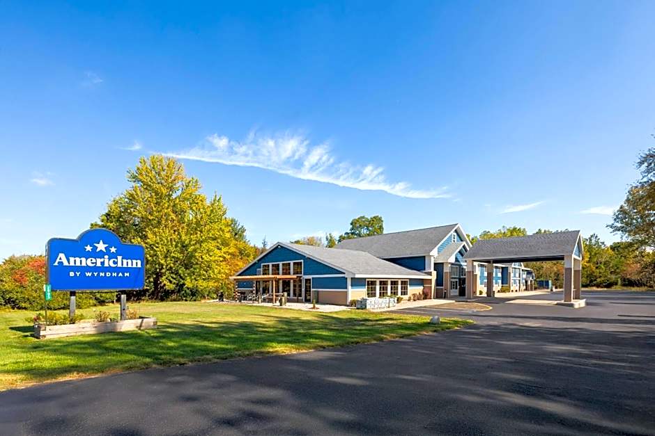 AmericInn by Wyndham Douglas/Saugatuck