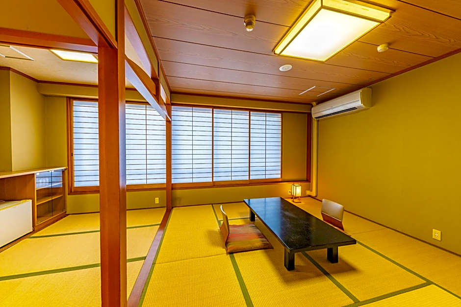 Photo 1 of 1 of Japanese-Style Quadrupe Room with Shared Bathroom - Non-Smoking